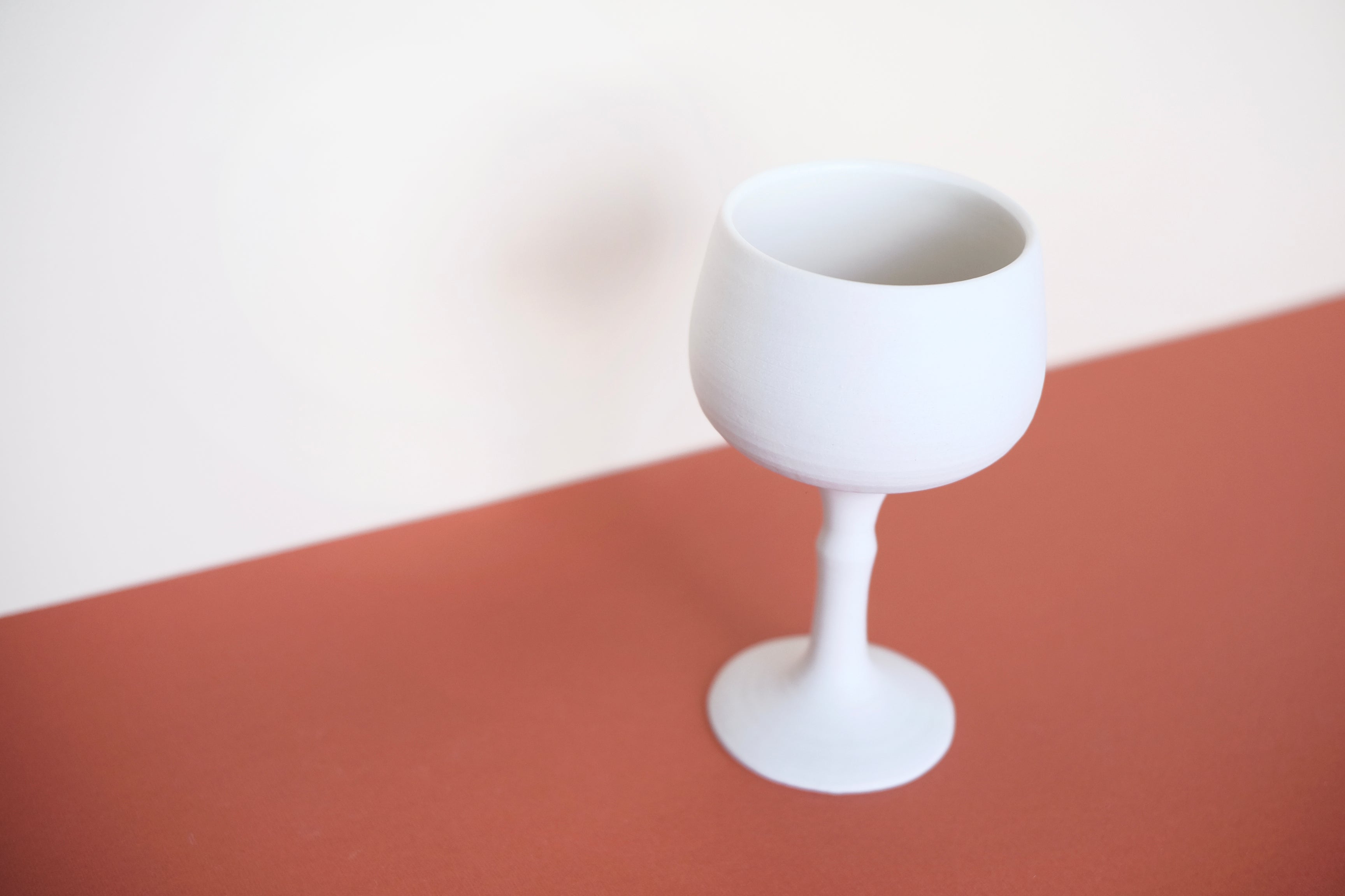 Coupe à vin en porcelaine