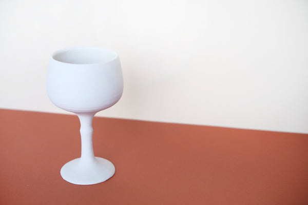 Coupe à vin en porcelaine